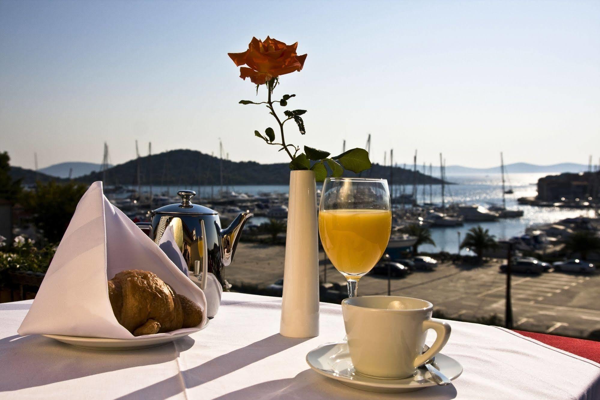 Diana Hotel 3*